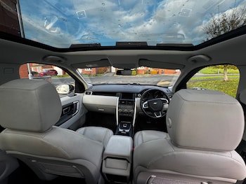 Used Land Rover Discovery Sport 2017 for sale - 76627272: Photo