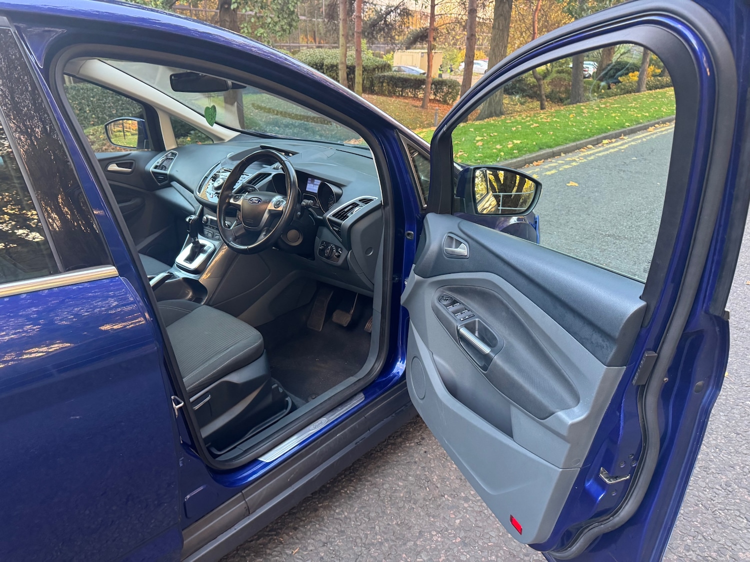 Used Ford C-Max 2015 for sale - 76402150: Photo 17