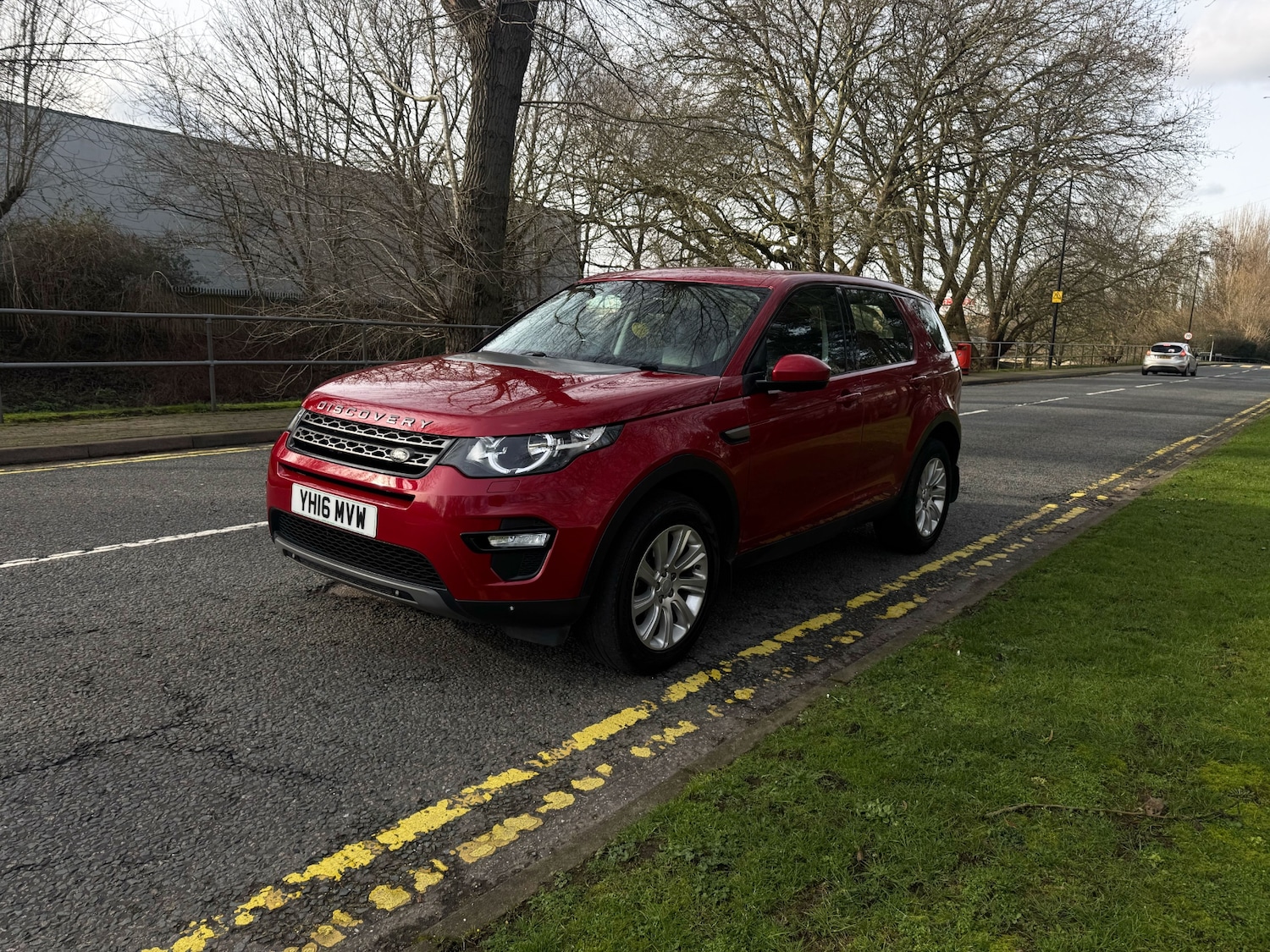 Used Land Rover Discovery Sport 2016 for sale - 77562594: Photo 2