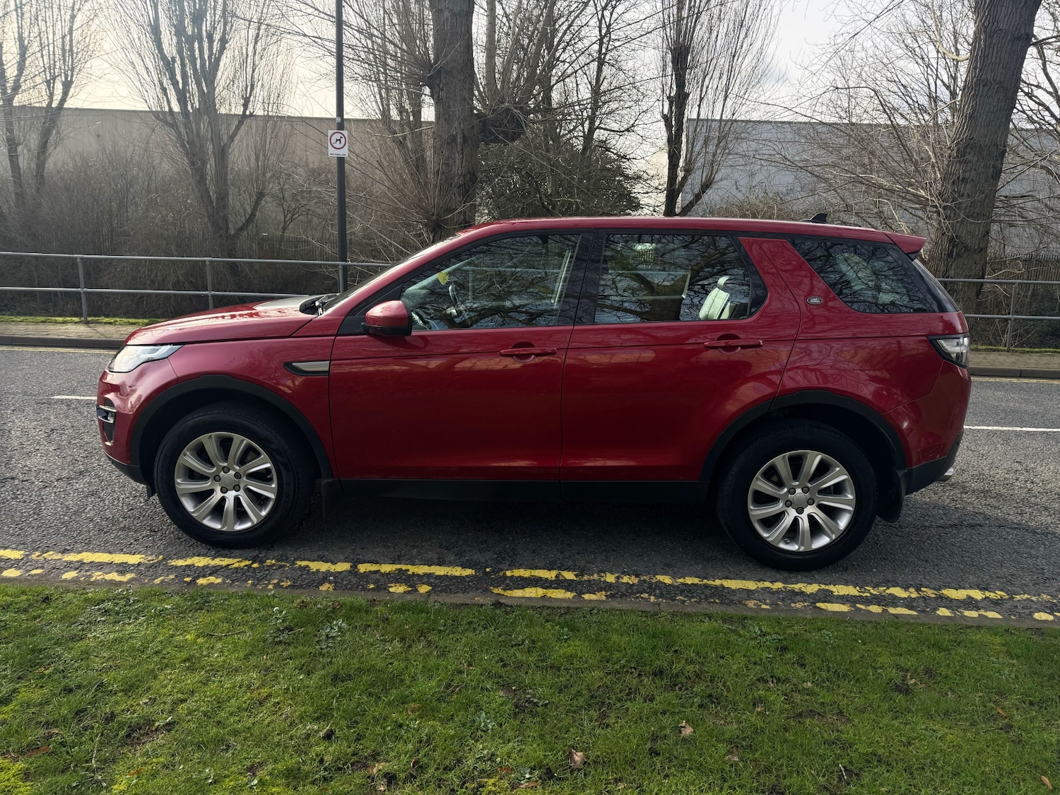 Used Land Rover Discovery Sport 2016 for sale - 77562594: Photo 3