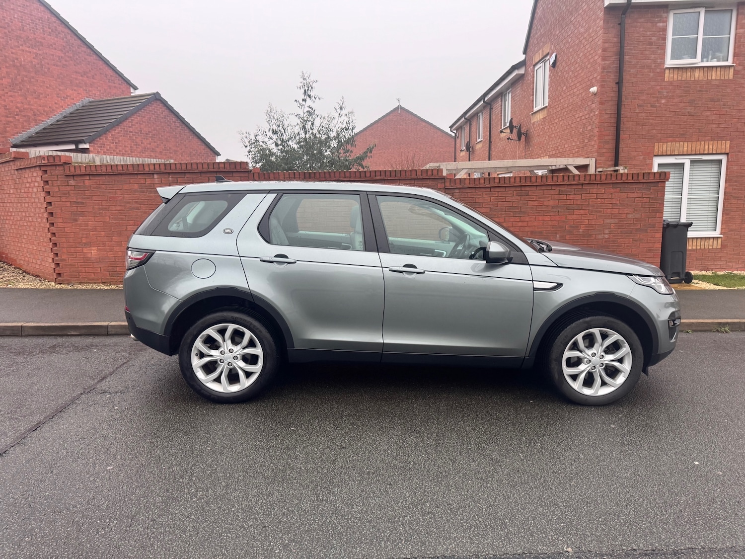 Used Land Rover Discovery Sport 2016 for sale - 77129830: Photo 4