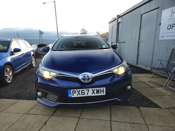 Used Toyota Auris 2017 for sale - 76799543: Photo