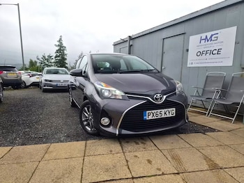 Used Toyota Yaris 2015 for sale - 79395495: Photo