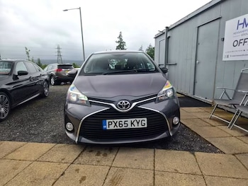 Used Toyota Yaris 2015 for sale - 79395495: Photo