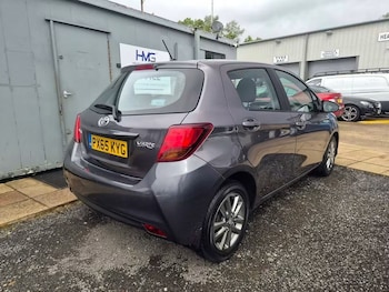 Used Toyota Yaris 2015 for sale - 79395495: Photo