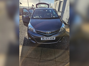 Used Toyota Yaris 2014 for sale - 77228401: Photo