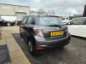 Used Toyota Yaris 2014 for sale - 77228401: Photo