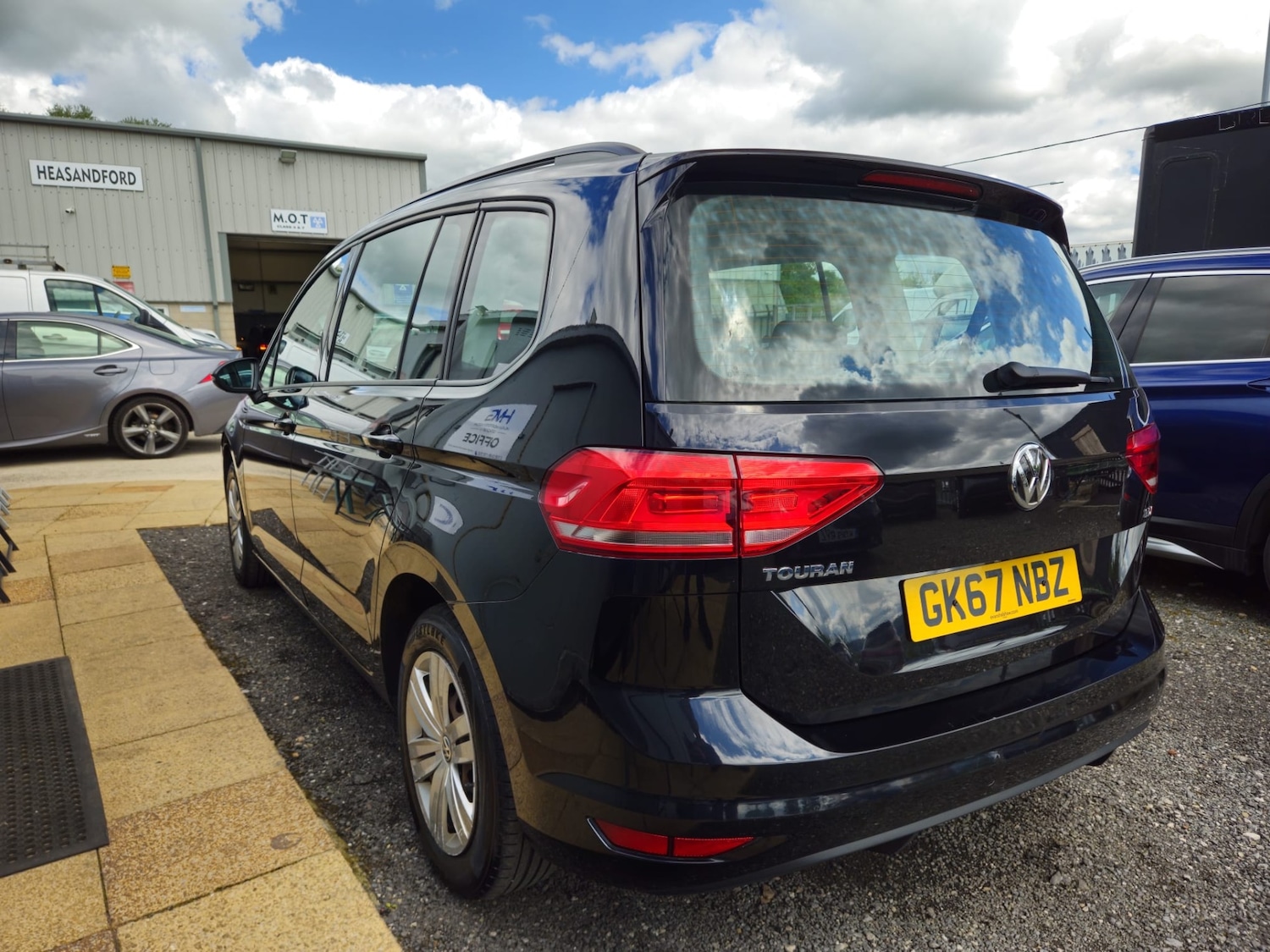 Used Volkswagen Touran 2017 for sale - 76785370: Photo 4
