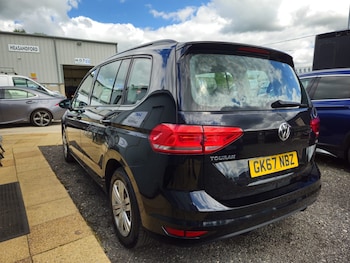 Used Volkswagen Touran 2017 for sale - 76785370: Photo