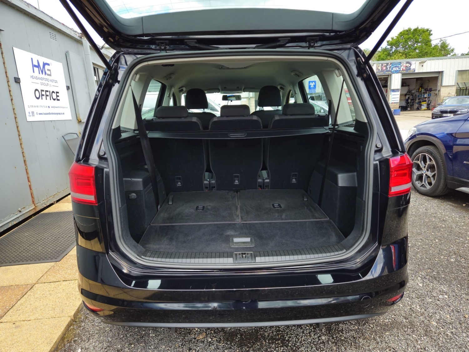 Used Volkswagen Touran 2017 for sale - 76785370: Photo 8