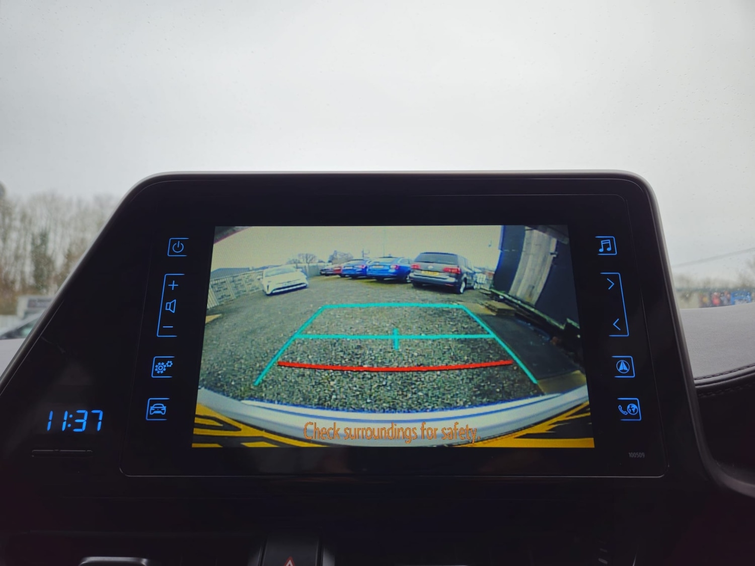 Used Toyota C-HR 2018 for sale - 77643253: Photo 11