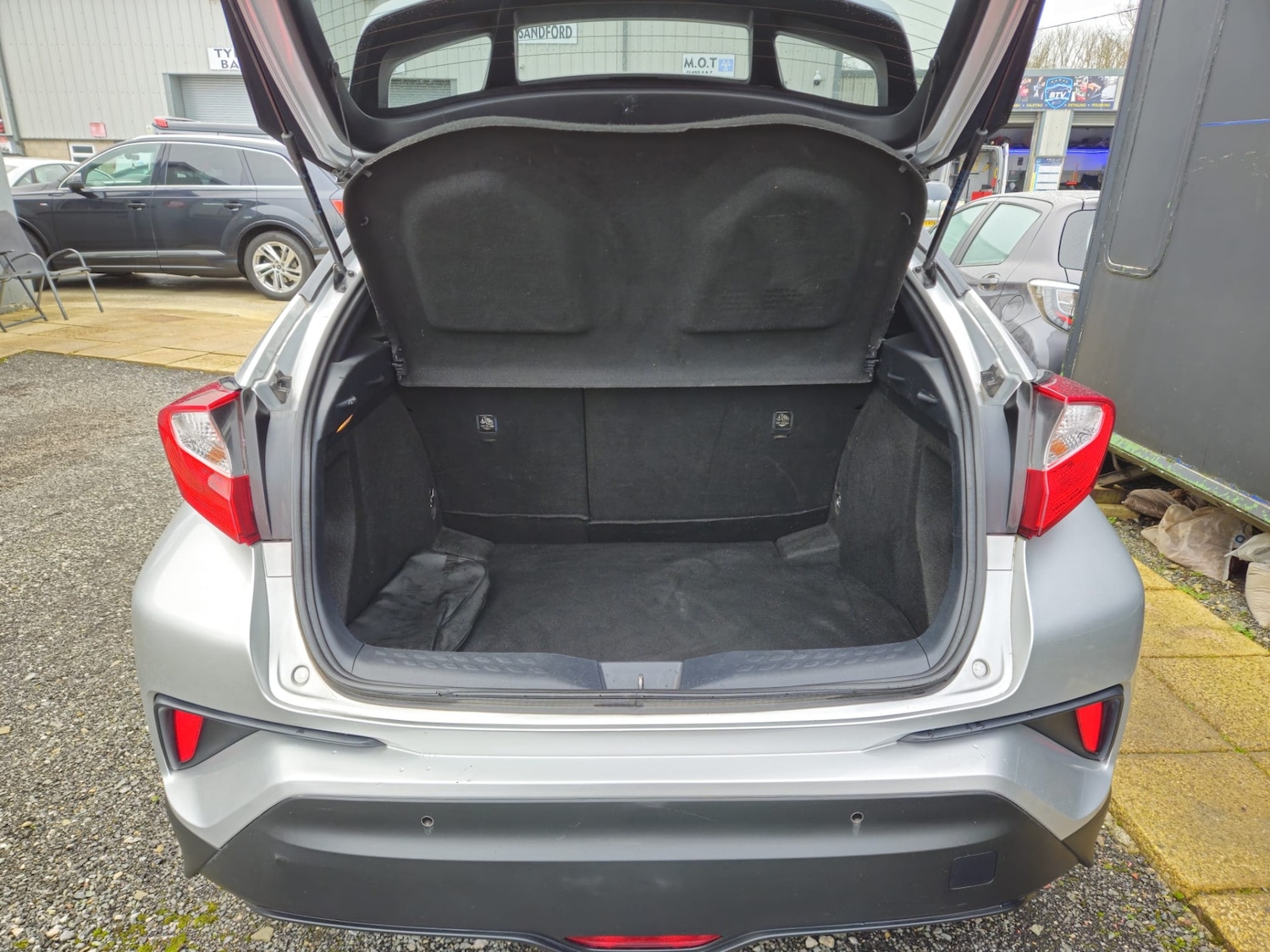 Used Toyota C-HR 2018 for sale - 77643253: Photo 6