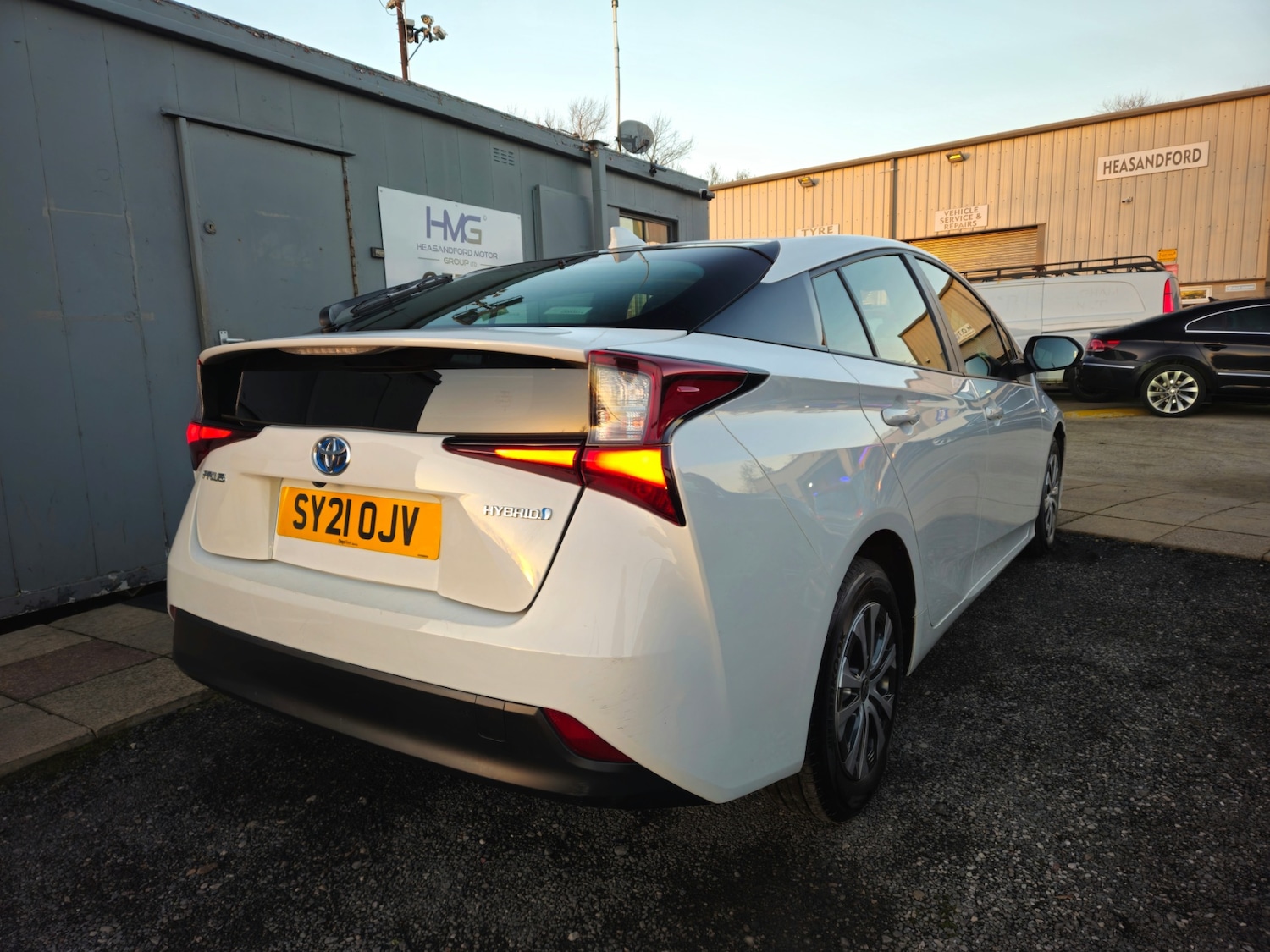 Used Toyota Prius 2021 for sale - 76784707: Photo 4