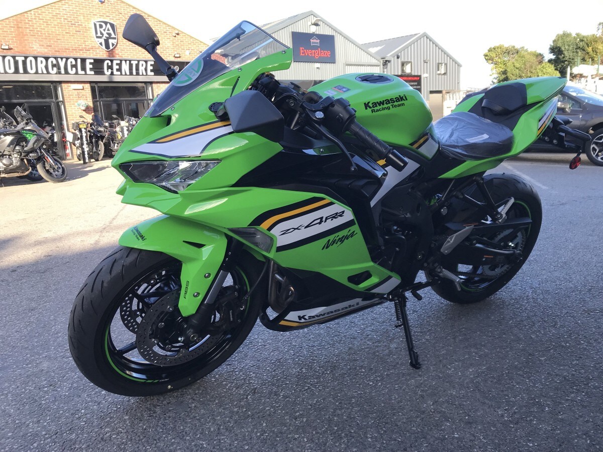 Kawasaki Ninja ZX-4RR ZX400SSFAN