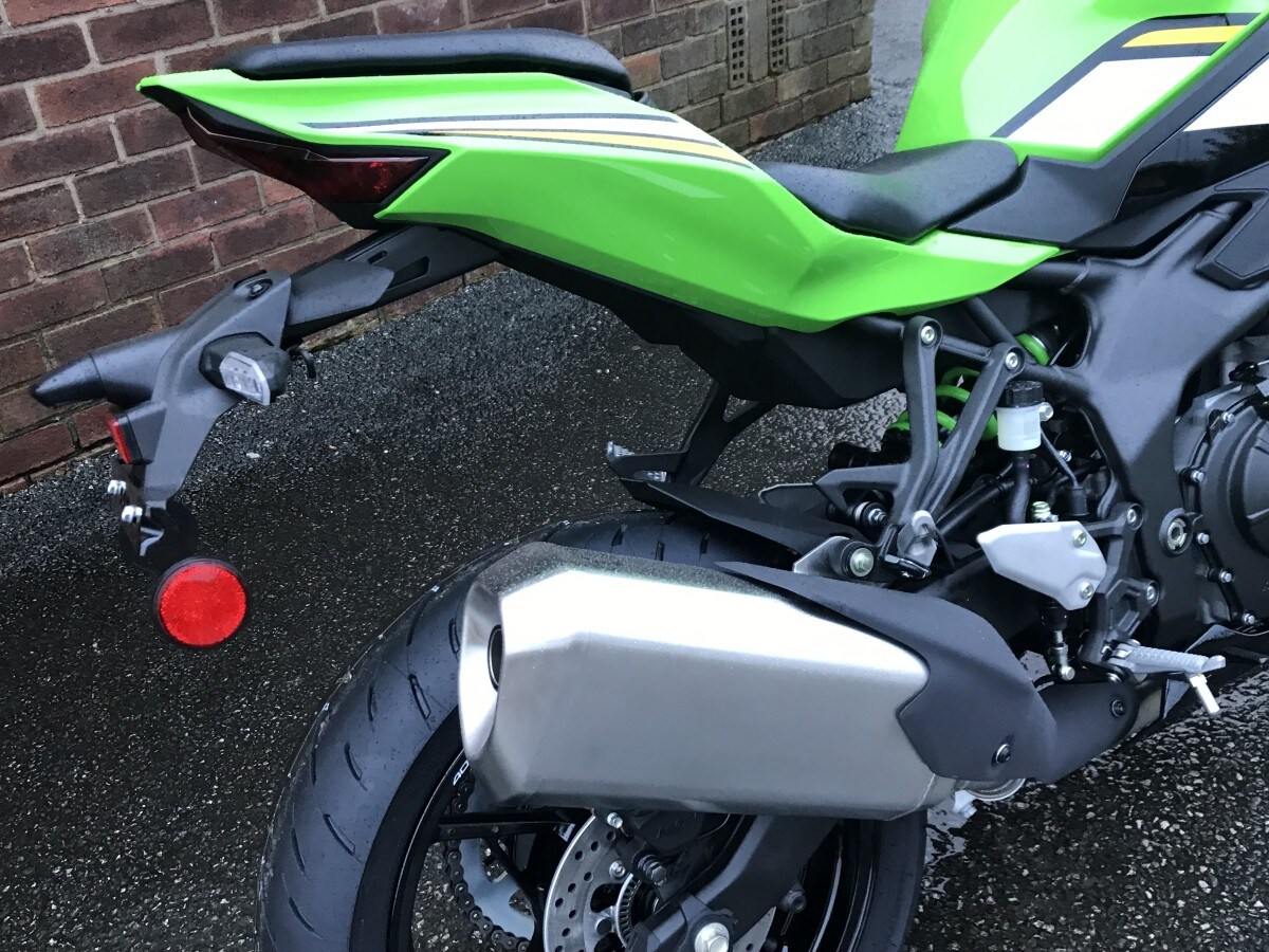 Kawasaki Ninja ZX-4RR ZX400SSFAN