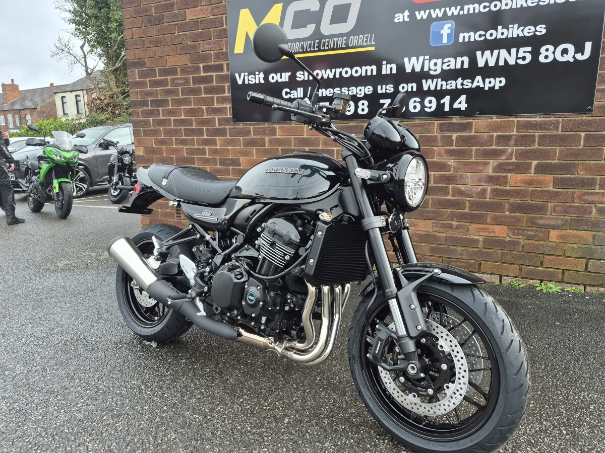 Kawasaki Z900RS Black Ball Edition