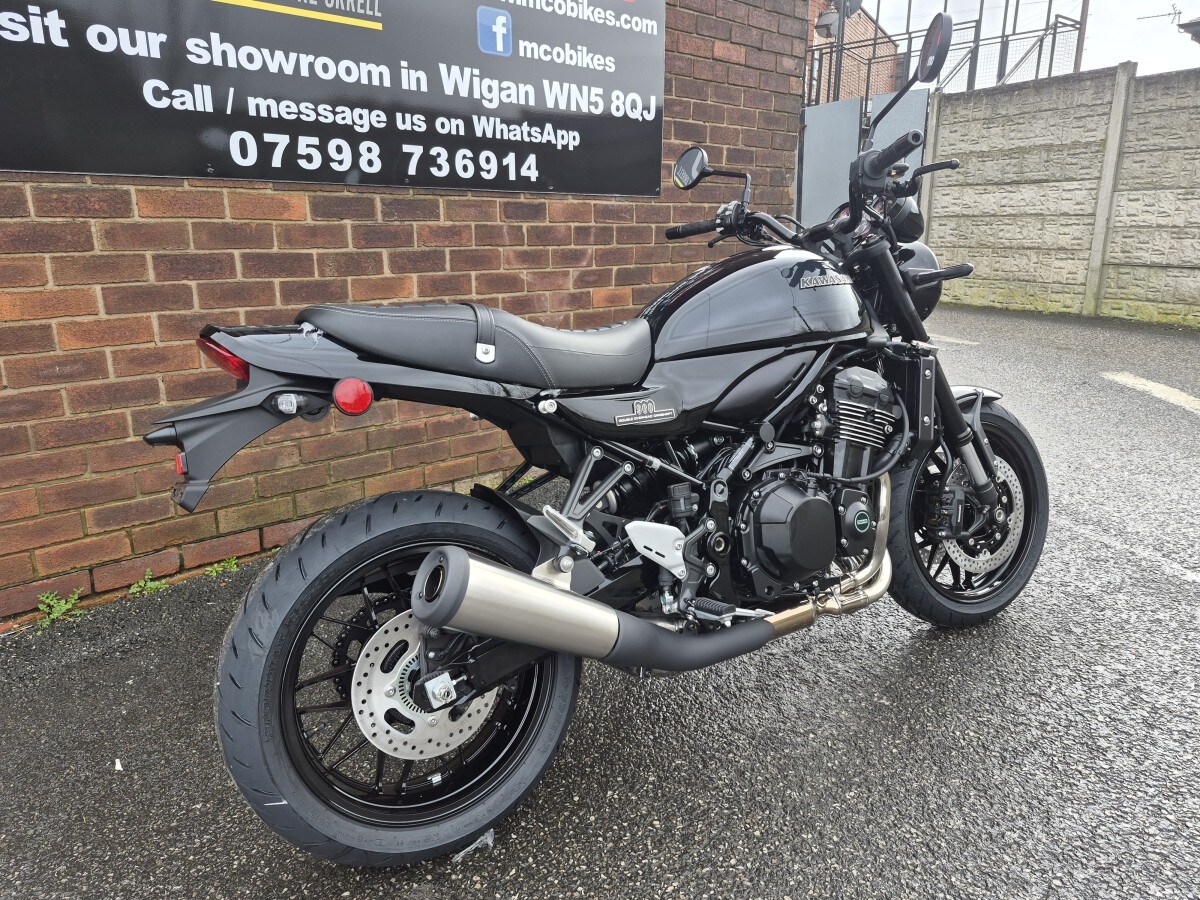 Kawasaki Z900RS Black Ball Edition