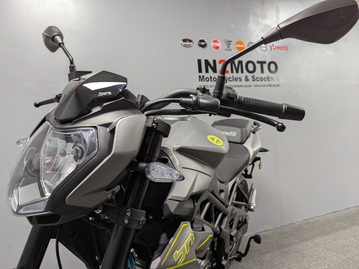 Benelli BN125 • EX DISPLAY •