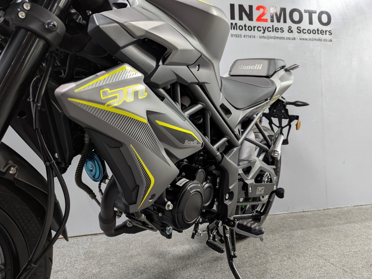 Benelli BN125 • EX DISPLAY •