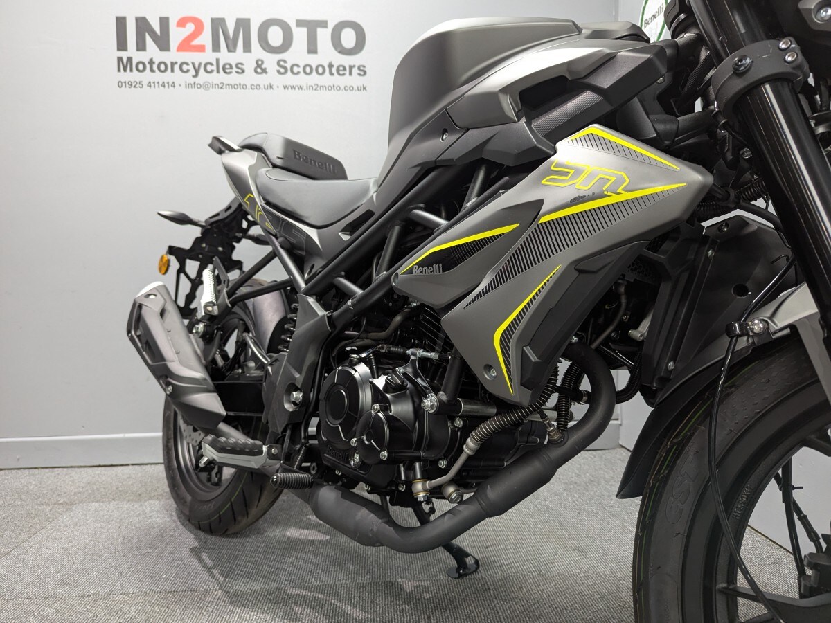 Benelli BN125 • EX DISPLAY •