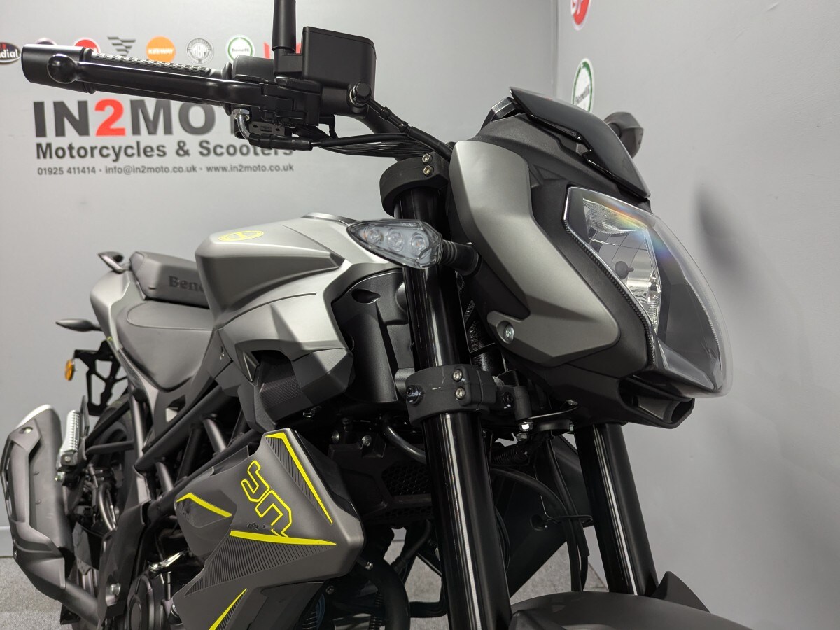 Benelli BN125 • EX DISPLAY •