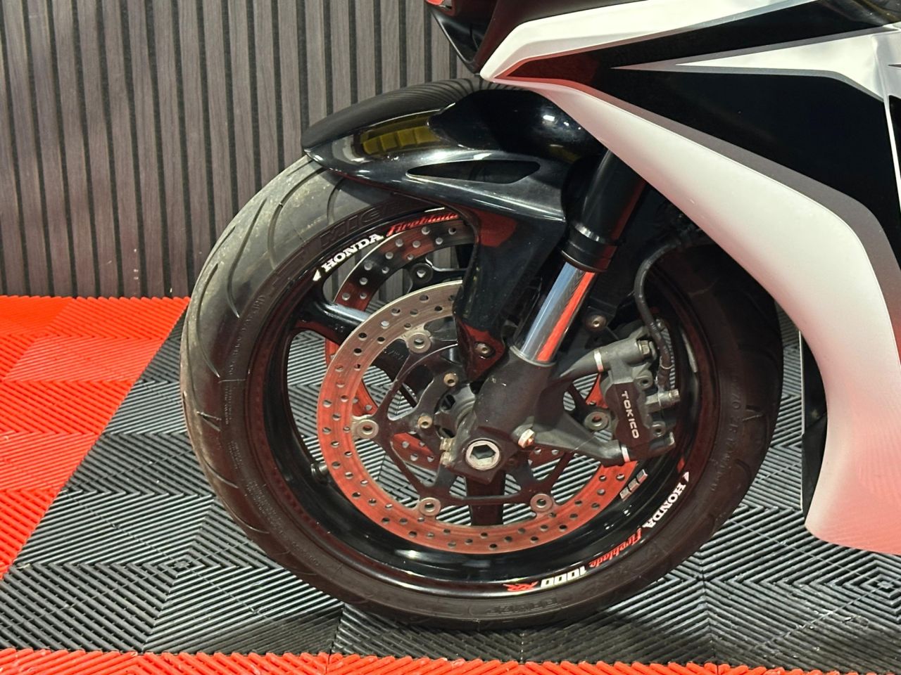 Used Honda CBR1000RR Fireblade for sale - 78435153: Photo 15