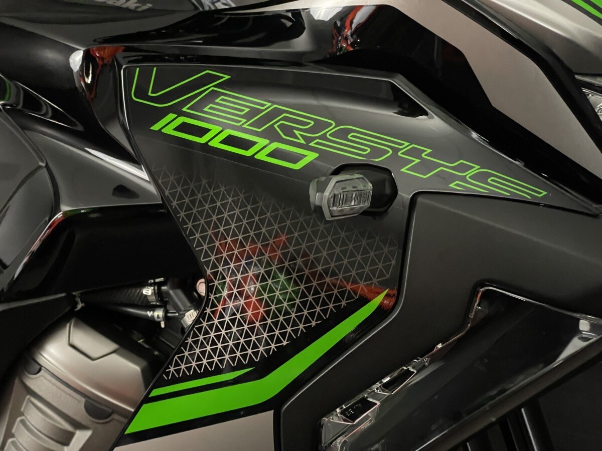 Kawasaki Versys 1000-S Grand Tourer KLZ1000ERFNN BK1/GY1