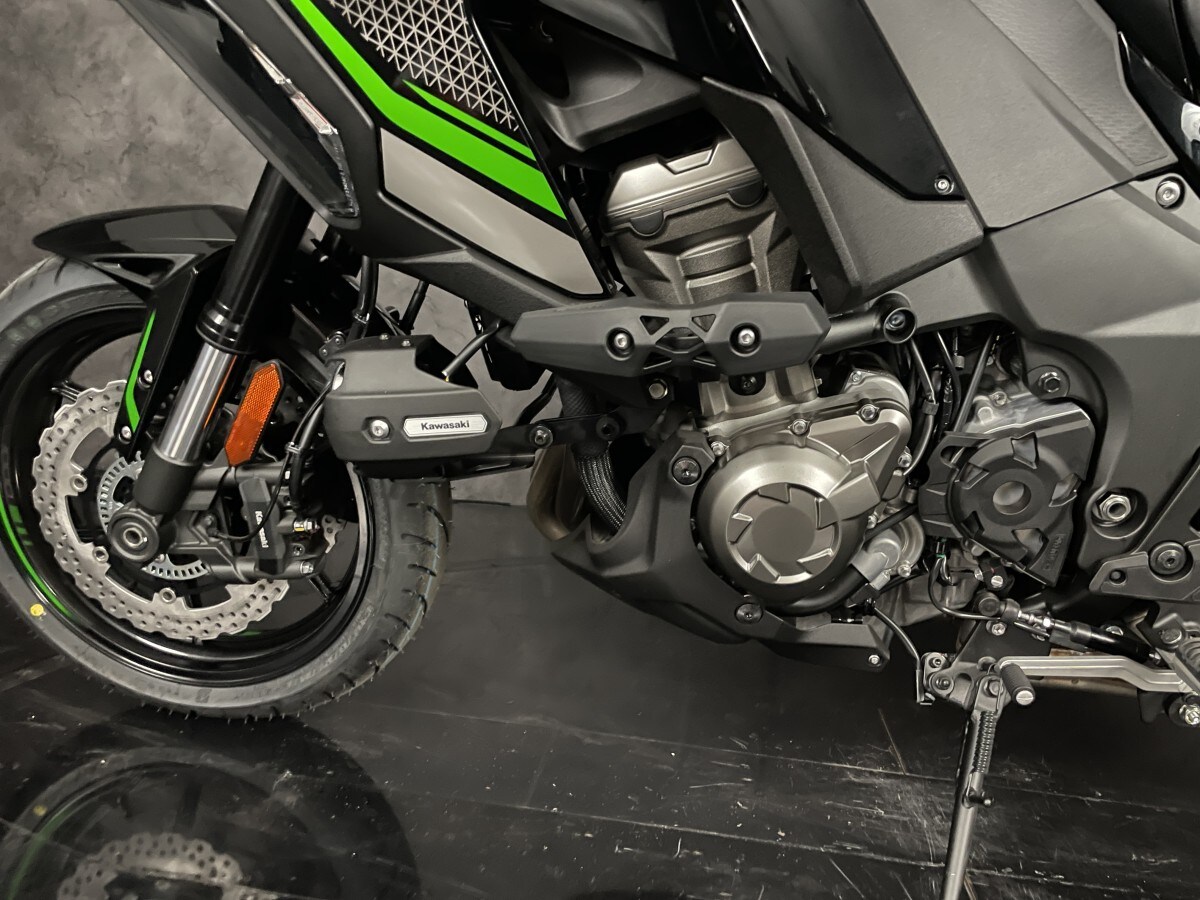 Kawasaki Versys 1000-S Grand Tourer KLZ1000ERFNN BK1/GY1