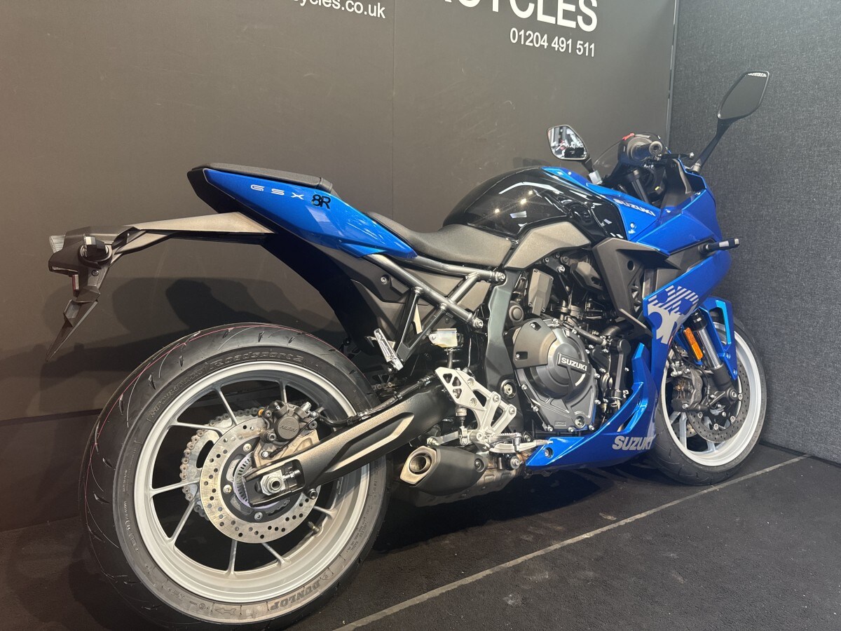 Suzuki GSX-8R