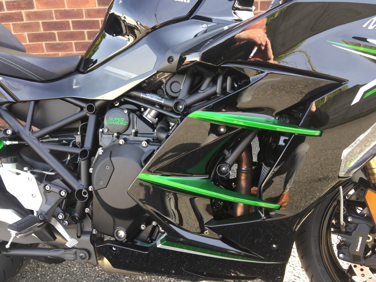 Kawasaki Ninja H2SX Performance Tourer ZX1002PPFNN BK1