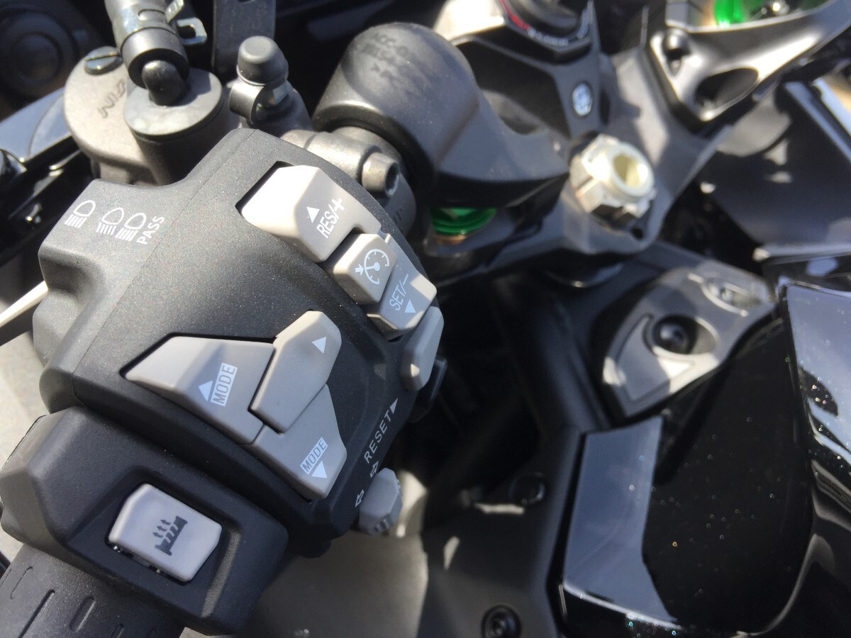 Kawasaki Ninja H2SX Performance Tourer ZX1002PPFNN BK1