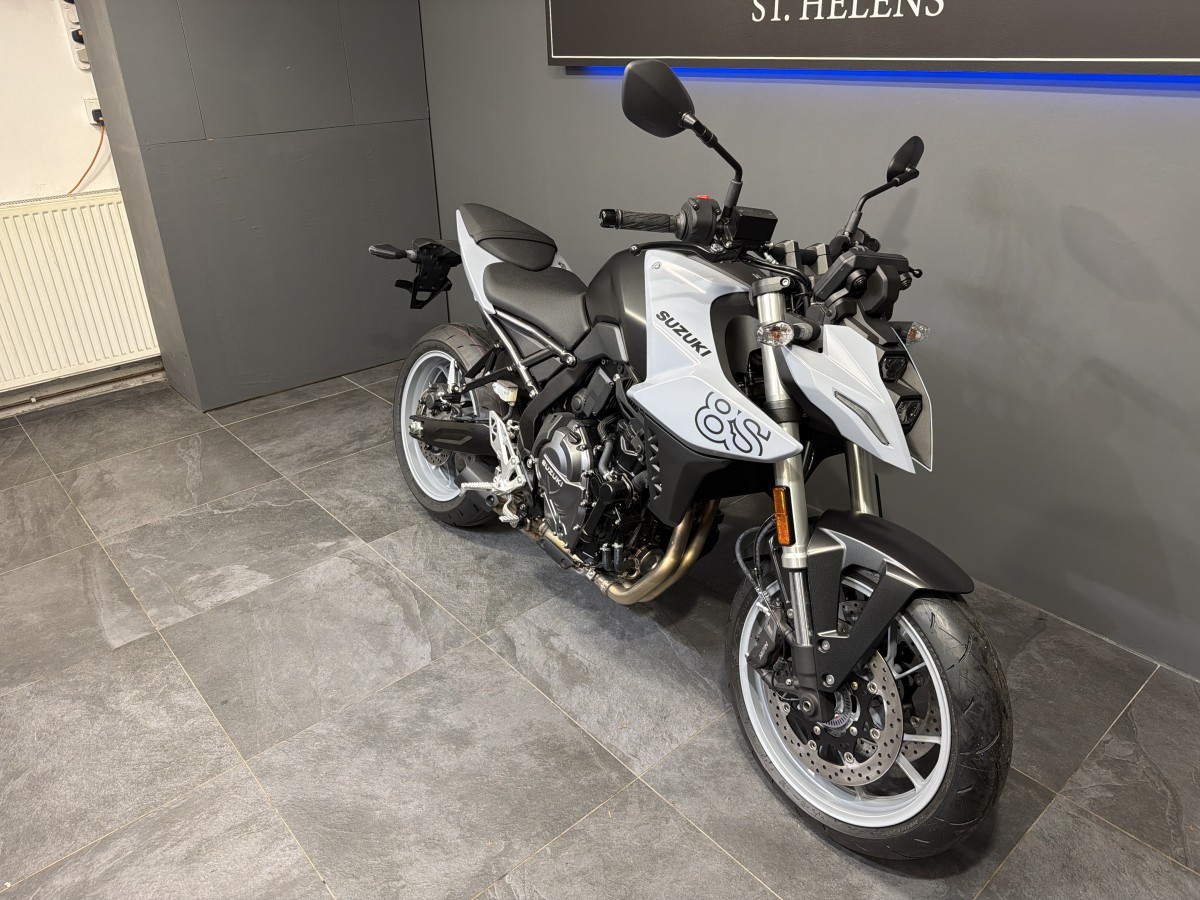 Suzuki GSX-8S