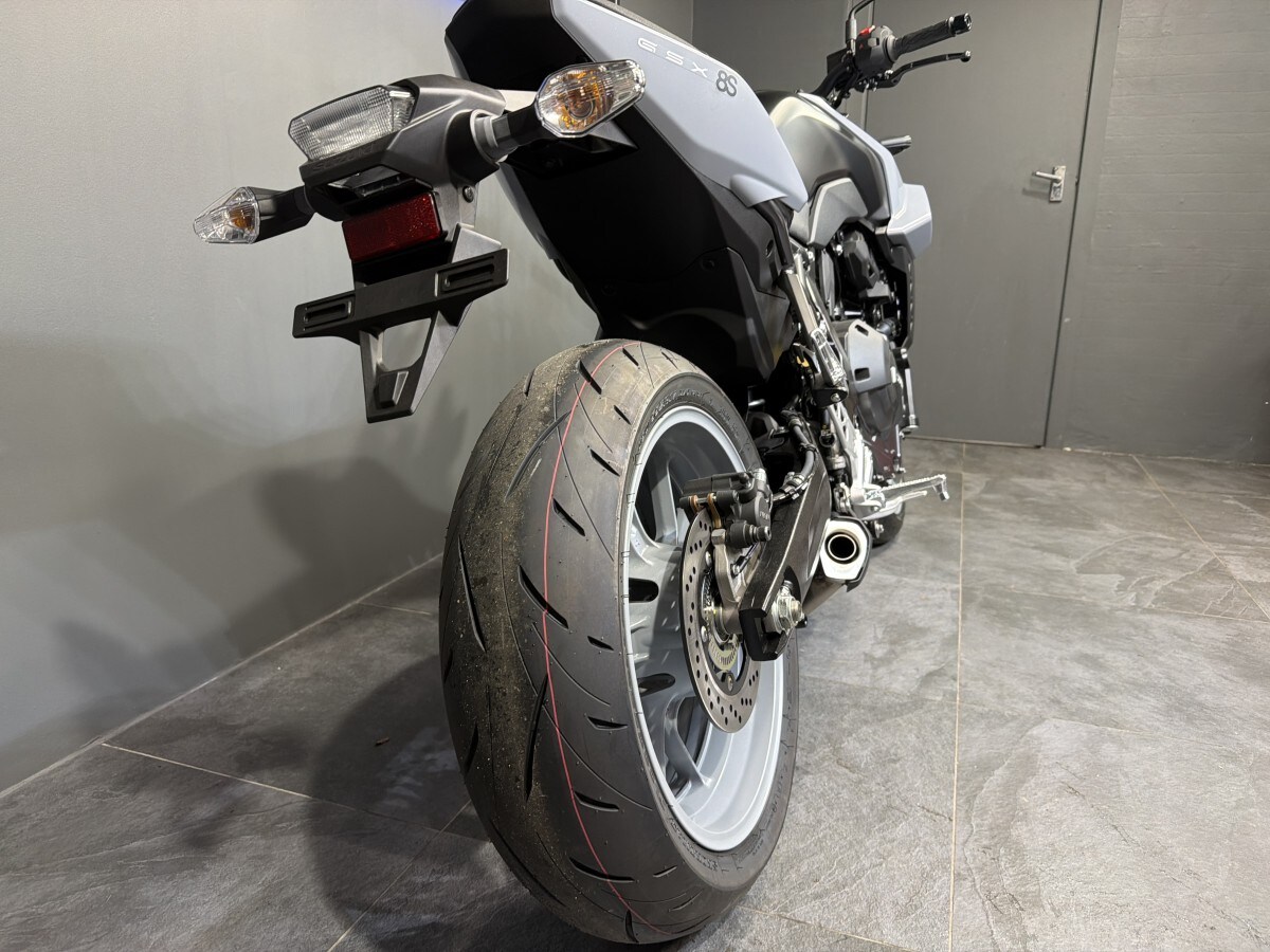 Suzuki GSX-8S