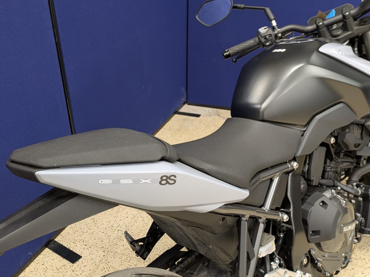 Suzuki GSX-8S
