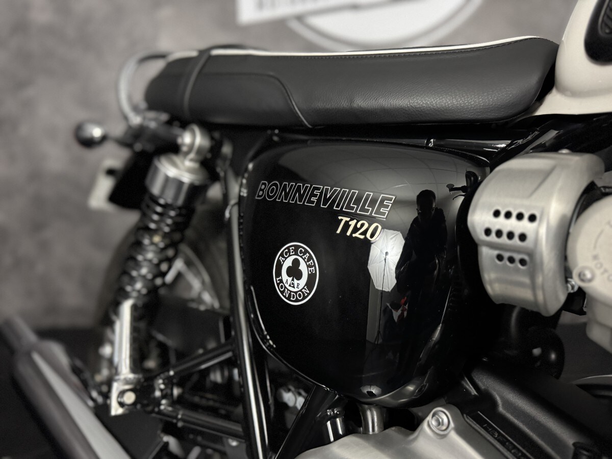 Triumph BONNEVILLE T120