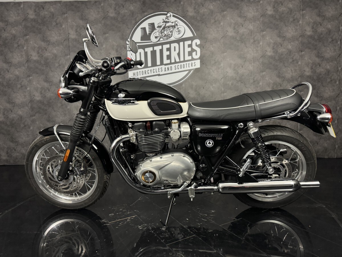 Triumph BONNEVILLE T120