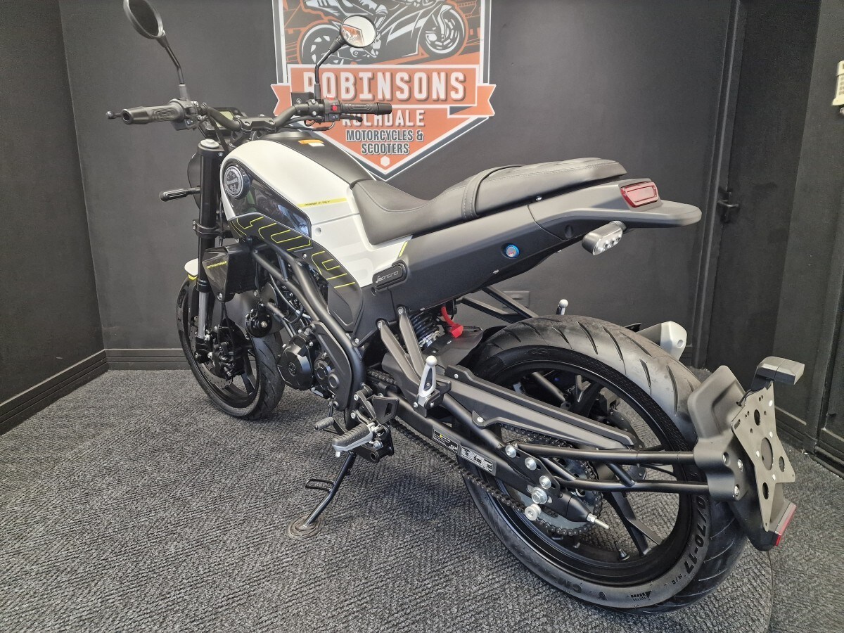 Benelli Leoncino 125cc