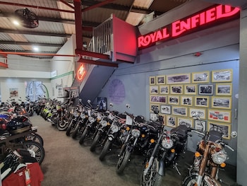 Used Royal Enfield SUPER METEOR 650 Celestial undefined for sale - bike-77868387: Photo