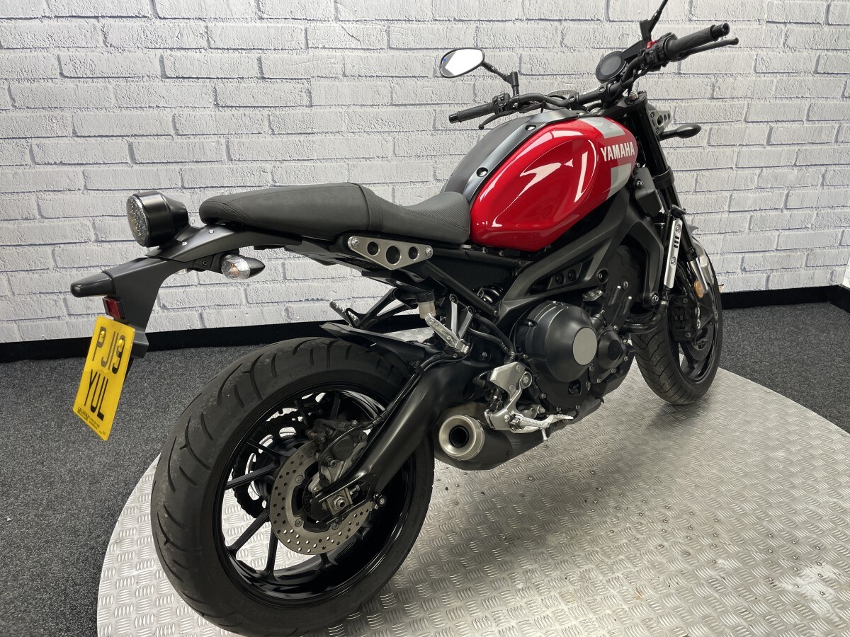 Yamaha XSR900 ABS