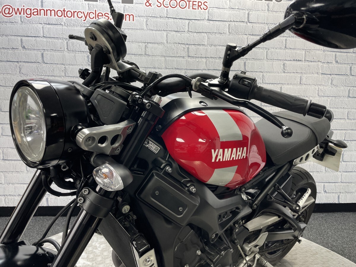 Yamaha XSR900 ABS