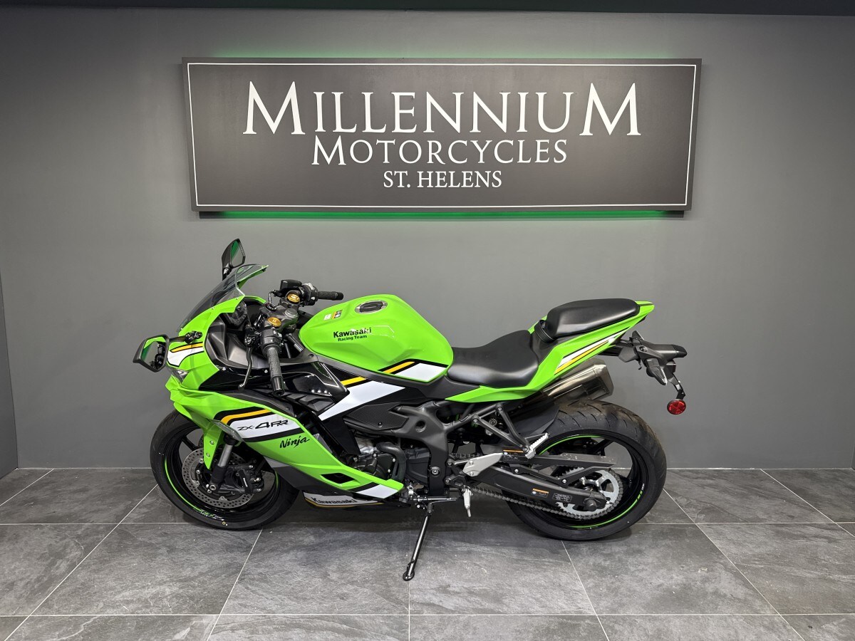 Kawasaki ZX-4RR ZX400SSFAN GN1