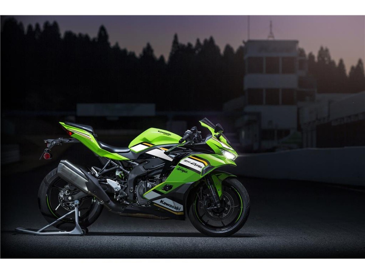 Kawasaki ZX-4RR ZX400SSFAN GN1