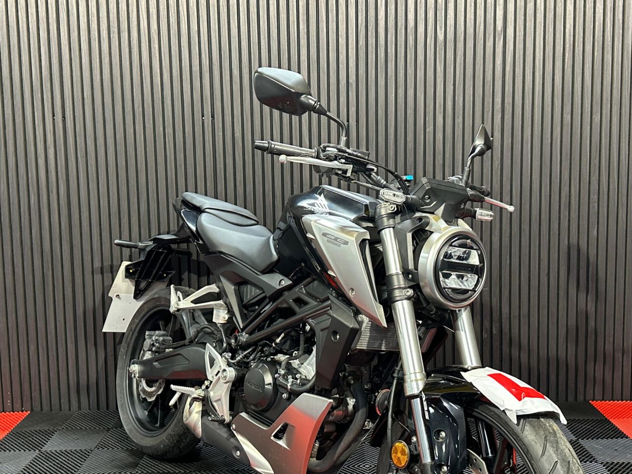 Used Honda CB125R for sale - 78435780: Photo 9