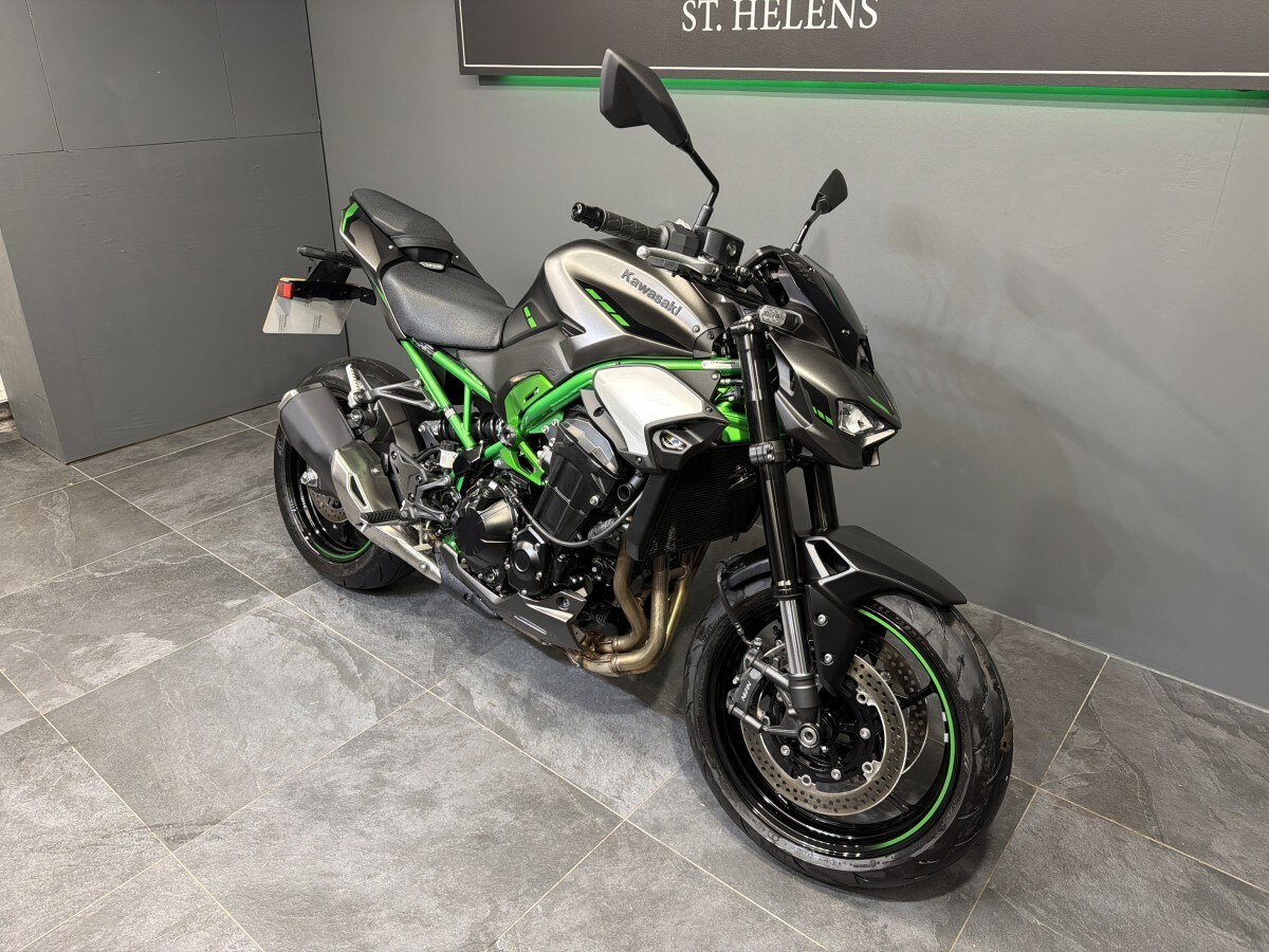 Kawasaki ZR900SSFAN DEMO