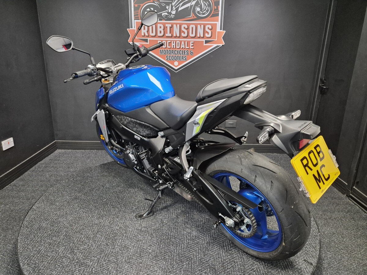 Suzuki GSXS 1000 RQ2 M3