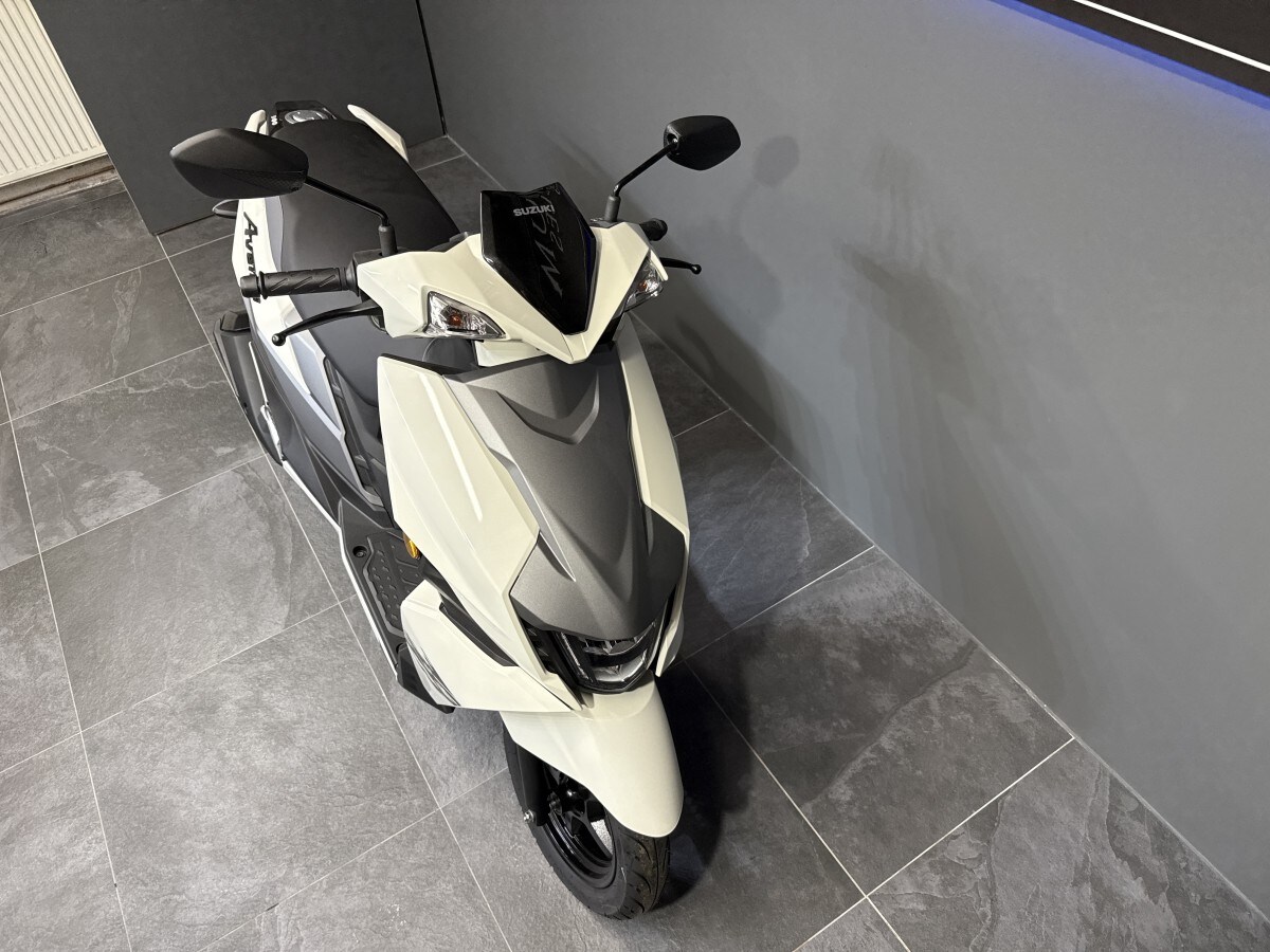 Suzuki AVENIS 125cc Pre-reg