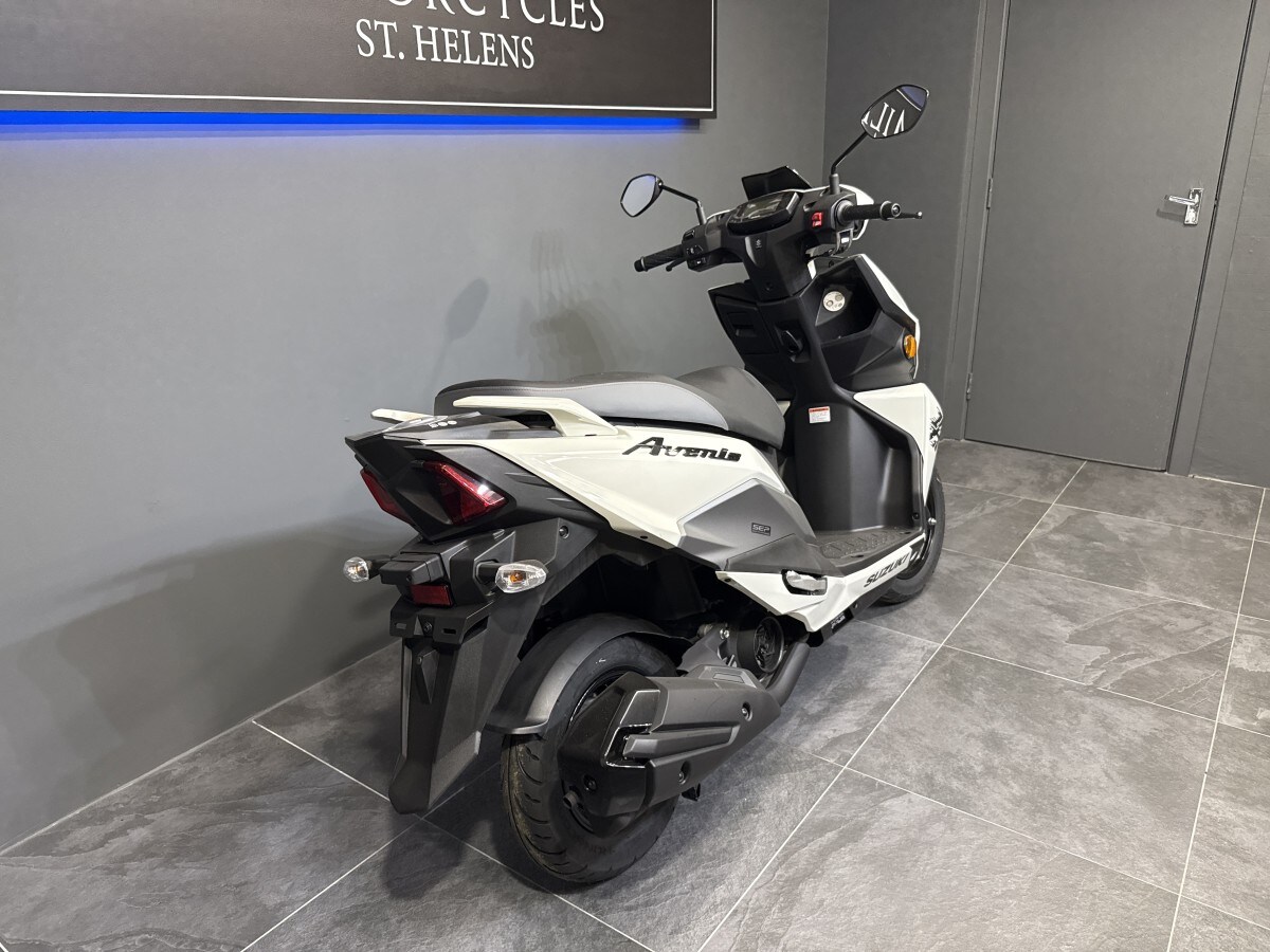 Suzuki AVENIS 125cc Pre-reg