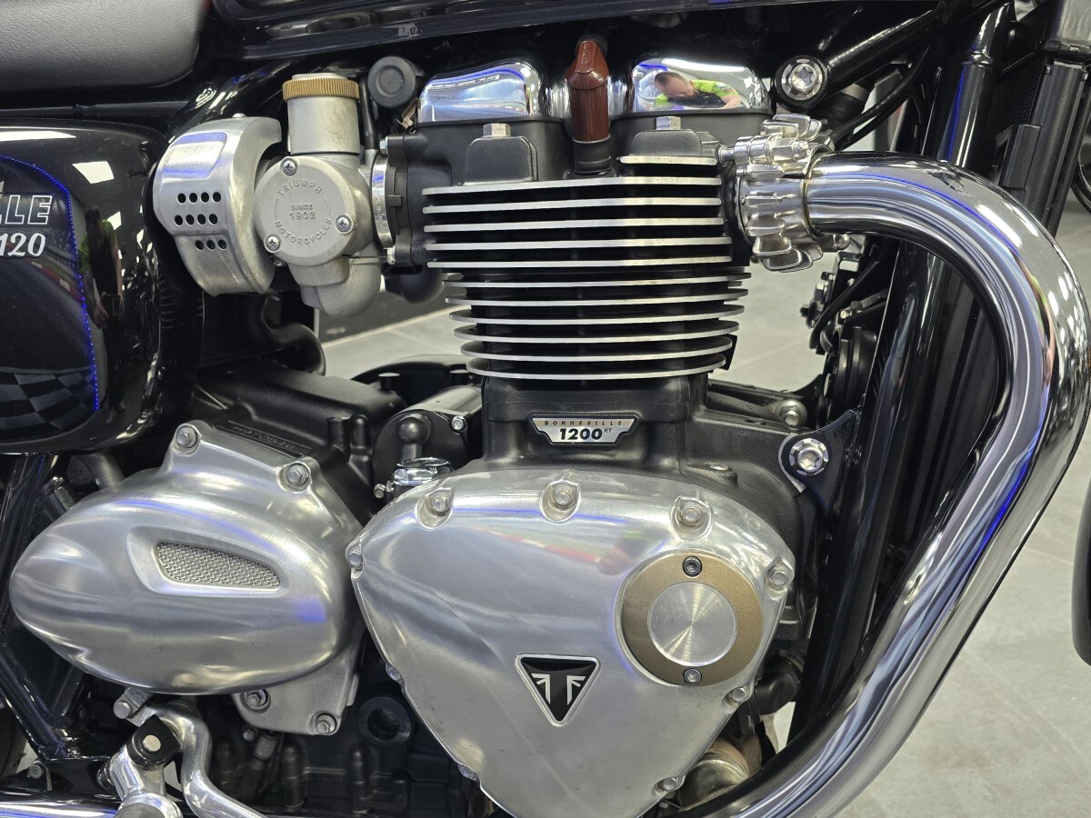 Triumph BONNEVILLE T120
