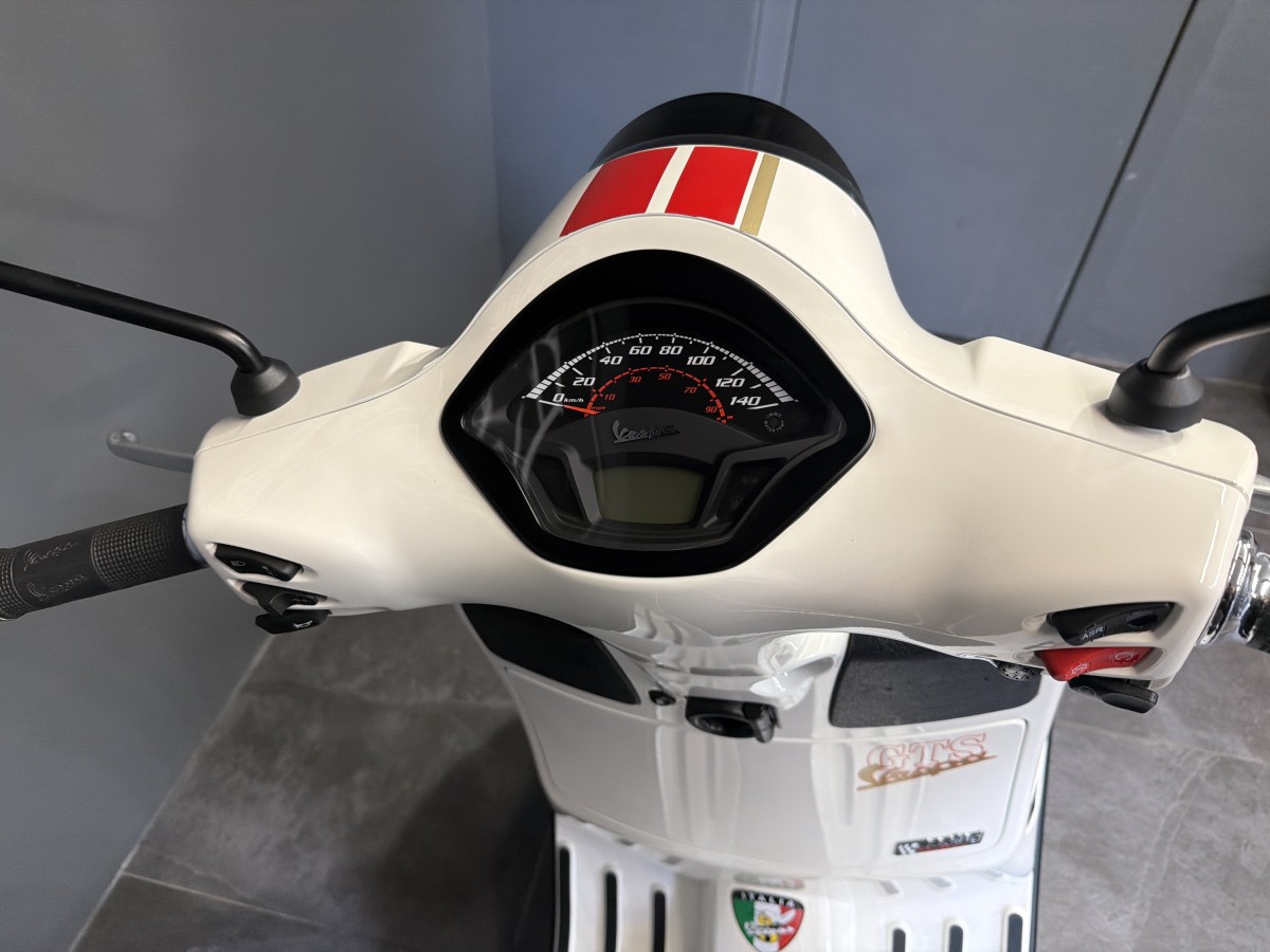 Used Piaggio VESPA GTS 300 RACING 2022 for sale - 78165362: Photo 10