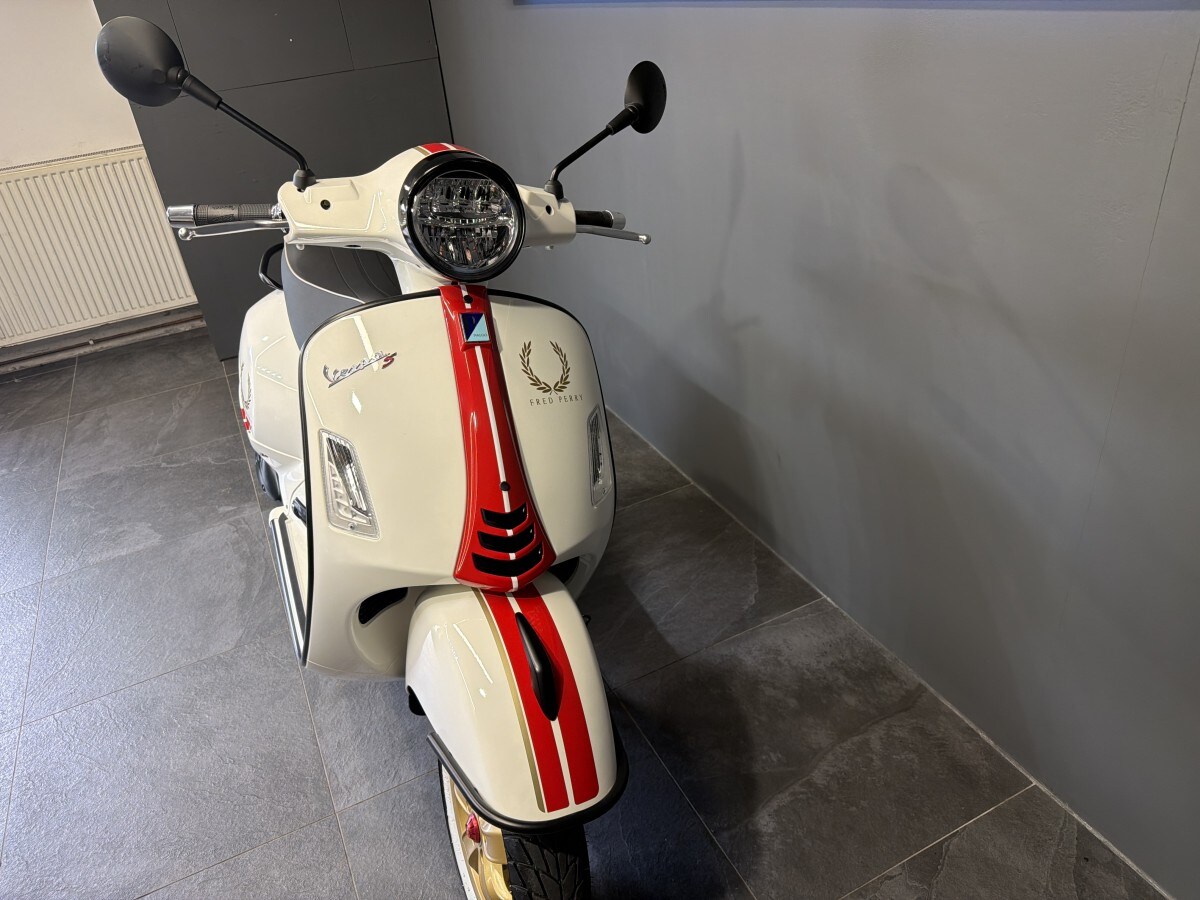 Used Piaggio VESPA GTS 300 RACING 2022 for sale - 78165362: Photo 11
